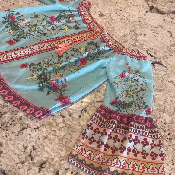 Umgee Women Size M Aqua Floral Peasant Blouse Boho Off the Shoulders Bell Sleeve - Picture 2 of 7